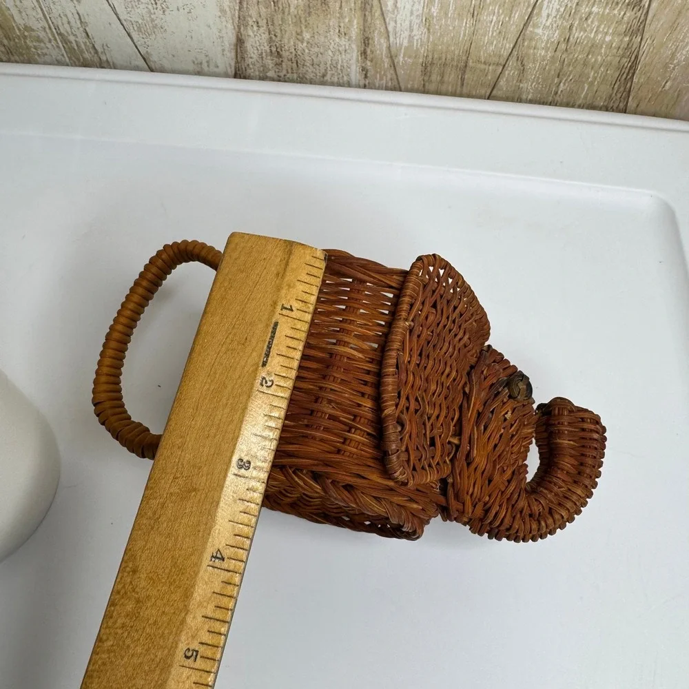 Vintage‎ Wicker Elephant Mug Holder Basket Cup Cozy With Handle